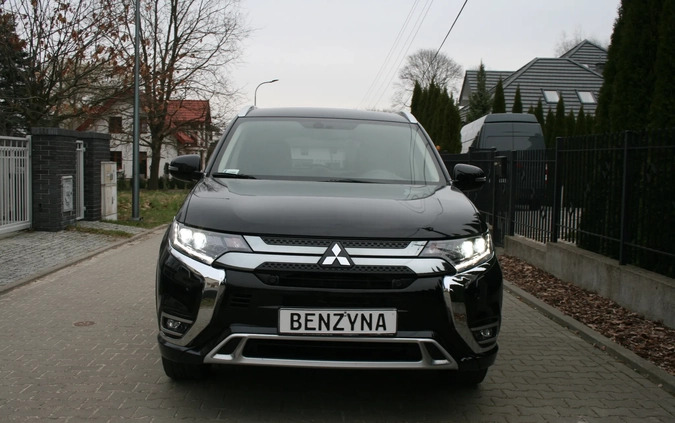 Mitsubishi Outlander cena 81500 przebieg: 50000, rok produkcji 2020 z Warszawa małe 631